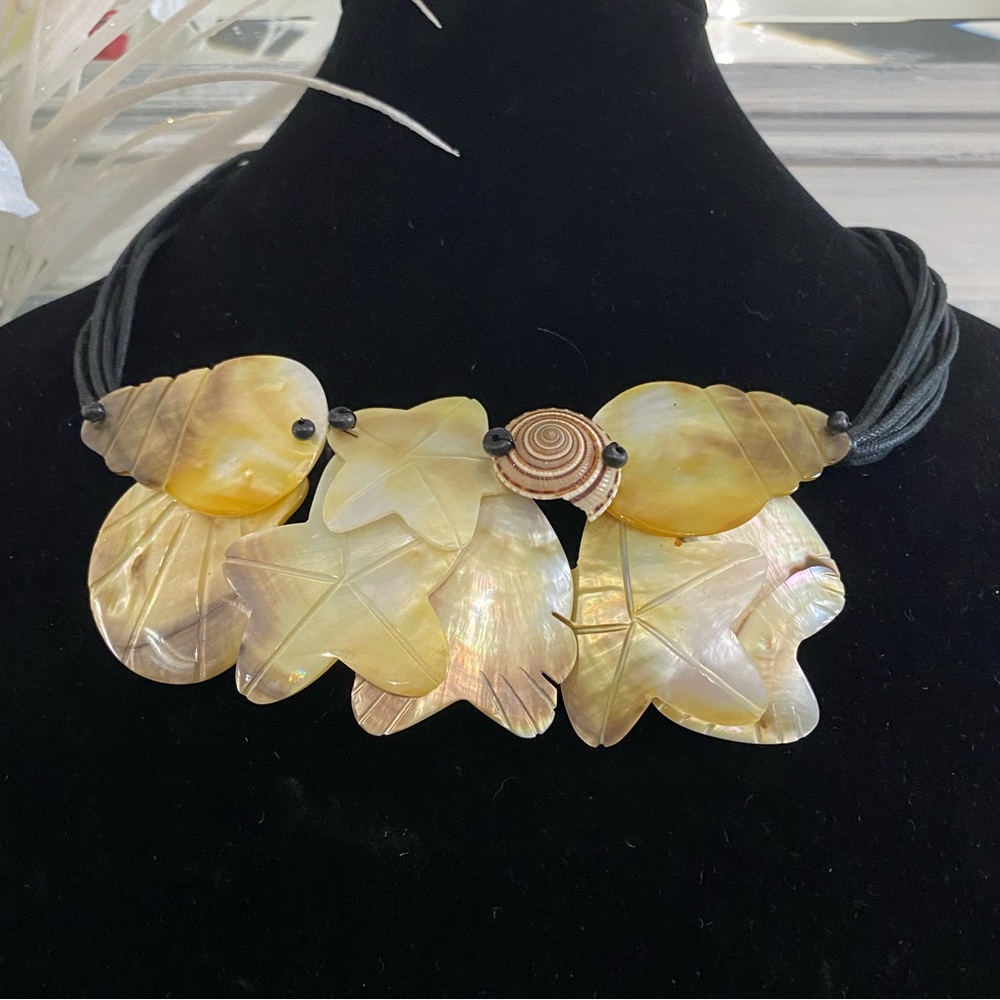Vintage Mother of Pearl Shell Necklace